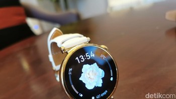 Huawei memastikan Watch GT 4 akan hadir di pasar Indonesia para awal bulan Oktober mendatang. Perangkat ini nantinya bisa dibeli baik secara online di platform e-commerce seperti di Huawei Official Store Shopee, Tokopedia, BliBli, Lazada maupun di toko offline. Foto: Josina