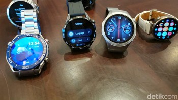Huawei Watch GT4 ukuran 41 mm memiliki baterai 323 mAh yang diklaim dapat bertahan hingga 7 hari. Sedangkan yang versi 46mm baterainya 524 mAh yang menjanjikan masa pakai hingga 14 hari.  Foto: Josina