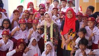 Kegiatan ini menghadirkan layanan pemeriksaan kesehatan gratis, layanan administrasi kependudukan, hingga perpustakaan keliling. Foto: dok. Pemkab Klaten