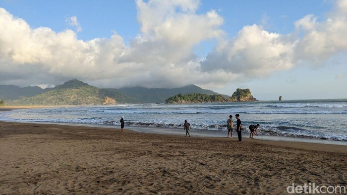 Keindahan panorama Pantai Taman Kili-kili Trenggalek tempat penyu bertelur