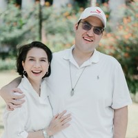 Potret ibu Raline, Roseline, bersama adik Raline, Rollan Shah. Raline sendiri memang diketahui memiliki 2 orang adik laki-laki, Rollin dan Rollan Shah. Foto: Instagram/@roseline_abu