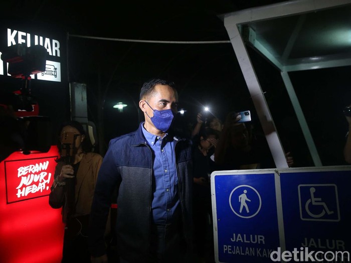 Mantan Kepala Bea Cukai Yogyakarta Eko Darmanto diperiksa penyidik KPK. Eko diperiksa sebagai tersangka kasus dugaan gratifikasi dan TPPU.