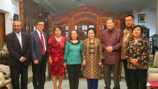 Megawati menerima kunjungan Mantan Presiden Filipina Gloria Macapagal Arroyo.