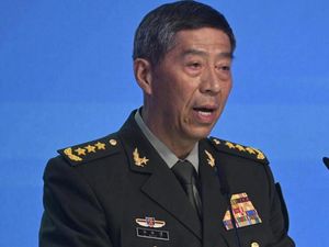 Menhan China Dipecat Usai 2 Bulan Hilang Misterius