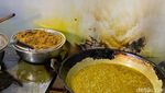 Kuliner Enak di Gading Serpong! Ayam Goreng Mba Ni Dicocol Sambal Jontor