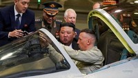 Kedatangan Kim Jong Un ke pabrik pesawat di Komsomolsk-on-Amur diduga mengisyaratkan apa yang didapat Korea Utara dari Rusia sebagai imbalan atas bantuan amunisi dalam perang Ukraina.  