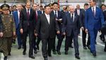 Momen Kim Jong Un Kunjungi Pabrik Jet Tempur Rusia