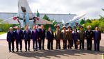 Momen Kim Jong Un Kunjungi Pabrik Jet Tempur Rusia