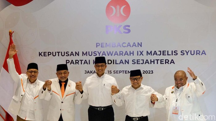 Momen PKS Resmi Dukung Anies-Cak Imin PKS telah resmi mendeklarasikan pasangan Anies Baswedan dan Muhaimin Iskandar (Cak Imin) di Pilpres 2024. Keputusan didasari hasil rapat majelis syuro.