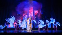 Musikal Ken Dedes menceritakan tentang intrik dan konflik dari kisah Ken Dedes dan Ken Arok, serta berbagai karakter dalam kerajaan Singosari. Foto: Courtesy of EKI Dance Company