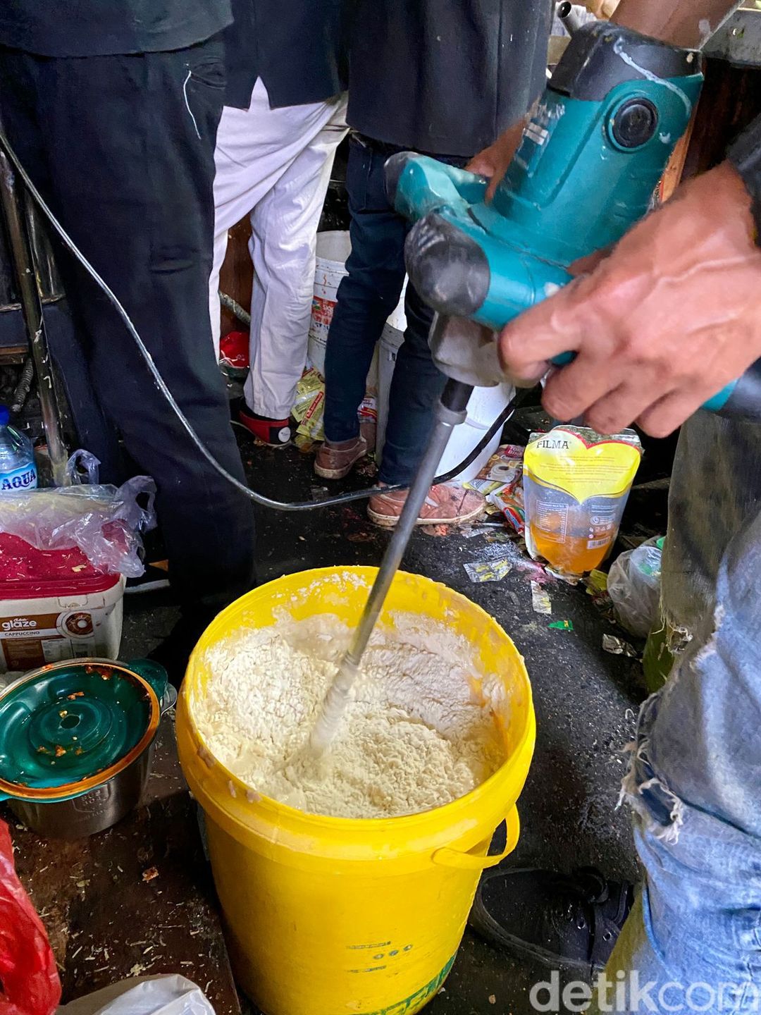 Pancong Lumer dan Indomie Nyemek Ini Jadi Favorit di Stasiun Gondangdia