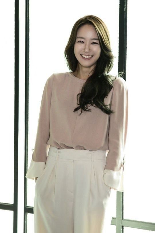 Park Sun Young, mantan penyiar SBS yang digosipkan akan dinikahi Jo In Sung Park Sun Young, mantan penyiar SBS yang digosipkan akan dinikahi Jo In Sung