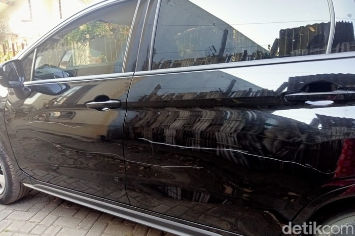 Penampakan mobil dinas Ketua Bawaslu Kota Pasuruan dirusak orang tak dikenal
