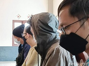 Rombongan Prewedding Bromo Janji Ganti Rugi Pipa Air Rusak akibat Kebakaran