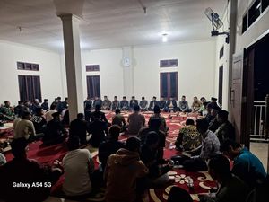 Mediasi Warga 2 Desa soal Tambang Emas Ilegal di Hutan Adat Belum Final