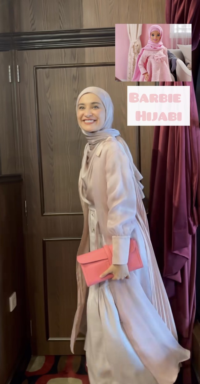 Shireen Sungkar memakai hijab serba pink dengaan konsep Barbie Hijabi. Foto: Instagram @zaskiasungkar15
