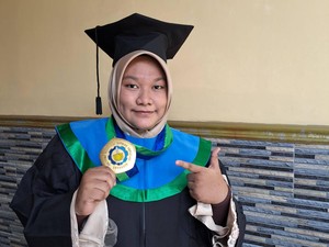 Baru Berusia 20 Tahun, Qonita Jadi Wisudawan Termuda ITS