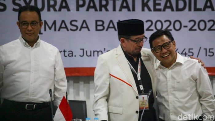 Salim Segaf rangkul Cak Imin.