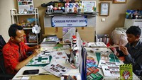 Suasana studio kerja Ichinogami. Founder Ichinogami, Rauf Raphaus mendirikan Ichinogami pada 2010 untuk membawa papercraft dari sekedar iseng dan hobi menjadi industri kreatif yang lebih mapan. Ia pun yang mengenalkan dan mempopulerkan papercraft 14 tahun lalu di Indonesia.