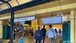 Potret Warna-warni Stasiun KRL Rute Manggarai-Jakarta Kota