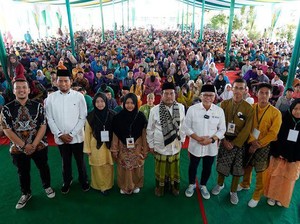 Ketum PAN Beri Beasiswa Rp 300 Juta ke 100 Mahasiswa UMRI
