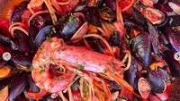 Di Instagramnya, Valencia juga rajin mengunggah menu makanan mereka. Keduanya diketahui paling suka menyantap seafood dan pasta. Foto: Instagram @valenciatanoe