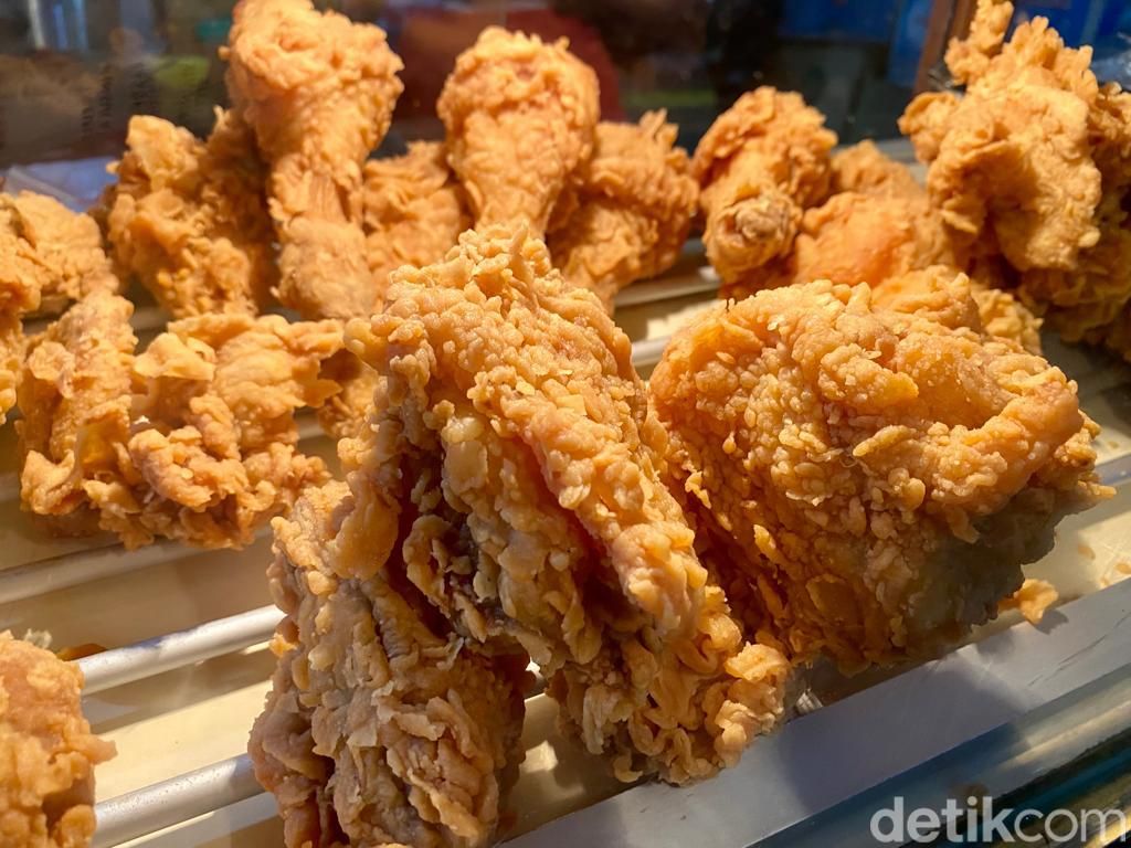 5 Jajanan Murah di Stasiun Gondangdia, Mie Ayam hingga Martabak Bandung Mini