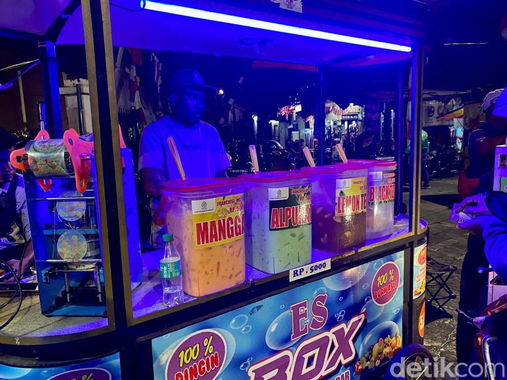 5 Jajanan Murah di Stasiun Gondangdia, Mie Ayam hingga Martabak Bandung Mini