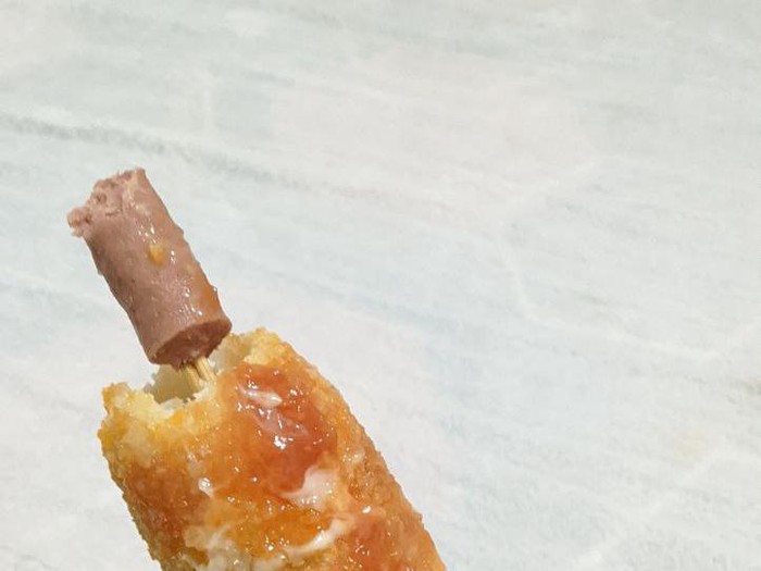 Corndog zonk dengan isi sosis super kecil
