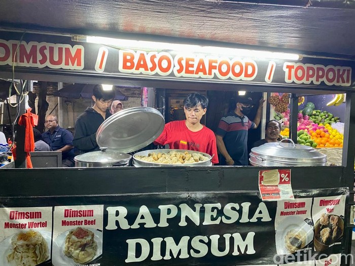 Dimsum Hits di Stasiun Gondangdia Ini Terjual 3.750 Buah Sehari!