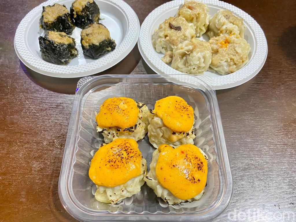 Dimsum Hits di Stasiun Gondangdia Ini Terjual 3.750 Buah Sehari!