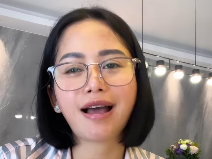 Farida Nurhan usai operasi implan payudara