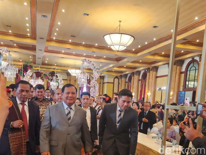 Deretan Menteri yang datang ke resepsi nikahan anak Hotman.