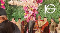 Prabowo memakai setelan jas berwarna abu-abu dalam kesempatan itu.  Foto: Iqbal/detikHOT
