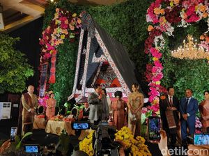 Prabowo-Anies Hadiri Pernikahan Putra Hotman Paris, Mangulosi Pengantin