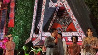 Prabowo turut hadir dalam resepsi pernikahan anak Hotman Paris. Foto: Iqbal/detikHOT