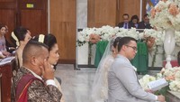 Anak Hotman Paris, Fritz Hutapea hari ini melangsungkan pemberkatan di Gereja HKBP Rawamangun, Jakarta Timur. Foto: Iqbal/detikHOT