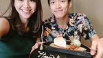 Pose Keren Jonatan Christie Saat Kulineran dan Nongkrong di Kafe