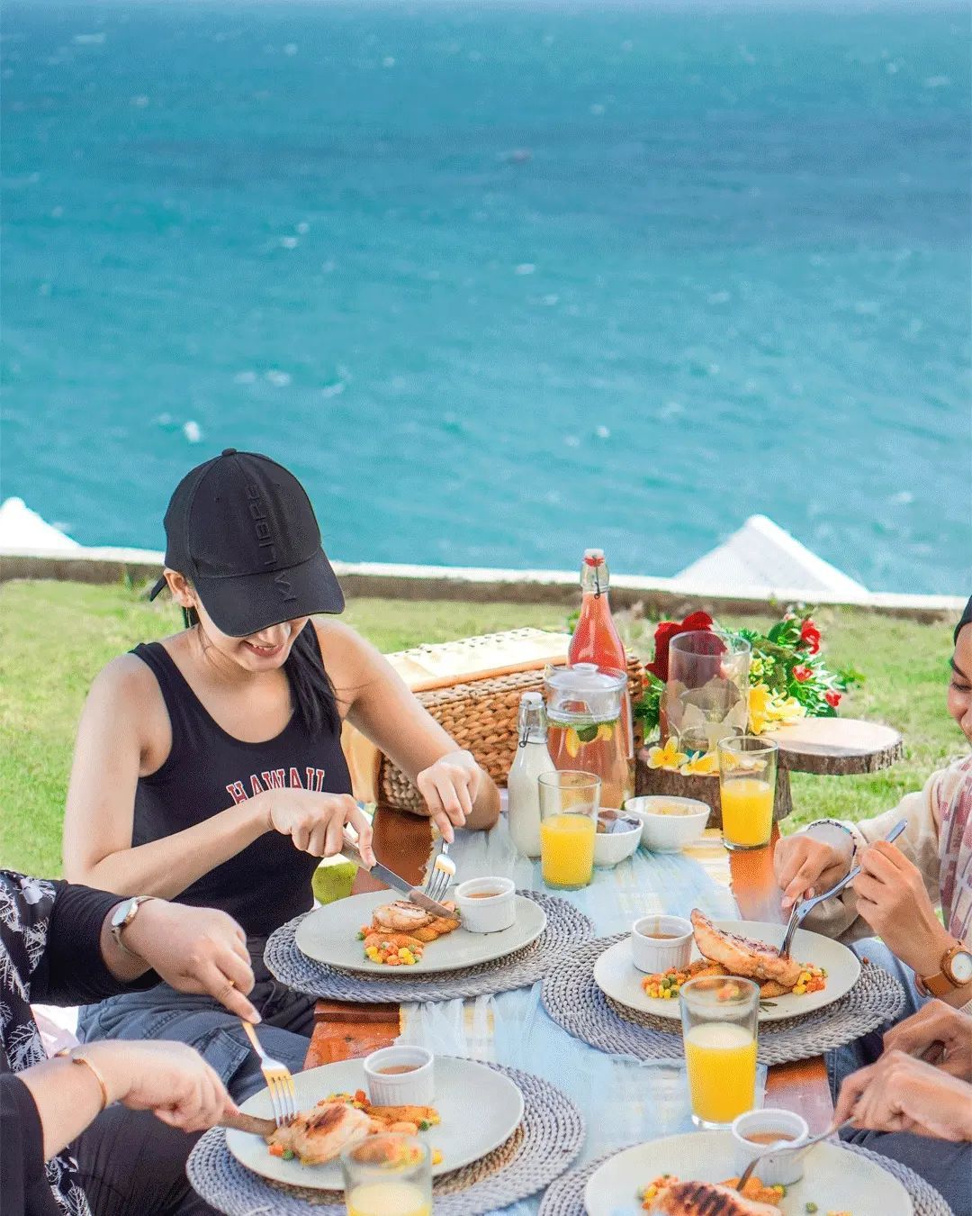 Kafe dengan panorama pantai dan laut di Yogyakarta