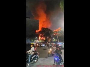 Seorang Warga Mengaku Dengar Ledakan saat Museum Nasional Terbakar