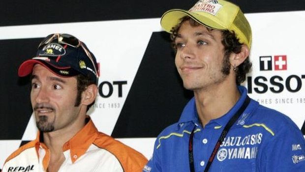 Max Biaggi dan Valentino Rossi.
