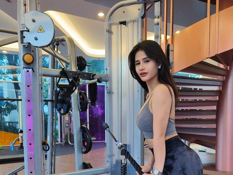 8 Potret Maya Asmara Pemain FTV yang Suka Berbagi untuk Atasi Kesepian