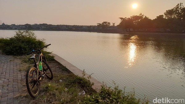 Menikmati Pagi di Situ Rawa Kalong Depok