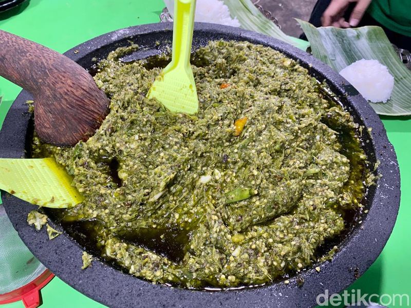 Molor Setahun, 'Duo Pengacara' Akhirnya Jual Ayam Gepuk Sambal Hijau Andaliman