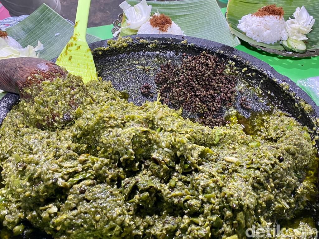 Molor Setahun, 'Duo Pengacara' Akhirnya Jual Ayam Gepuk Sambal Hijau Andaliman