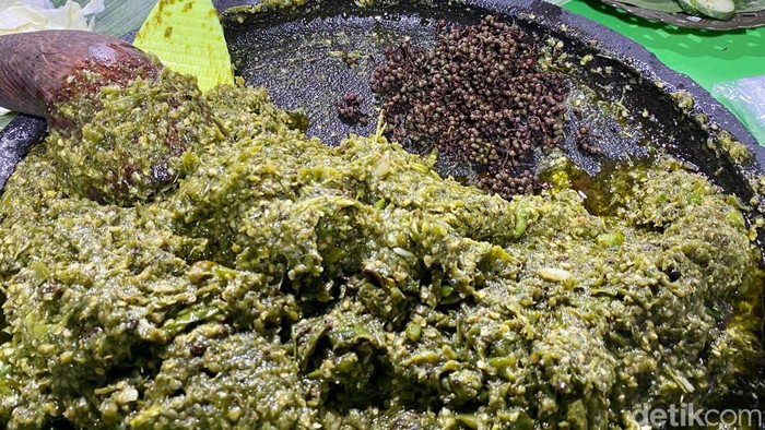Molor Setahun, Duo Pengacara Akhirnya Jual Ayam Gepuk Sambal Hijau Andaliman