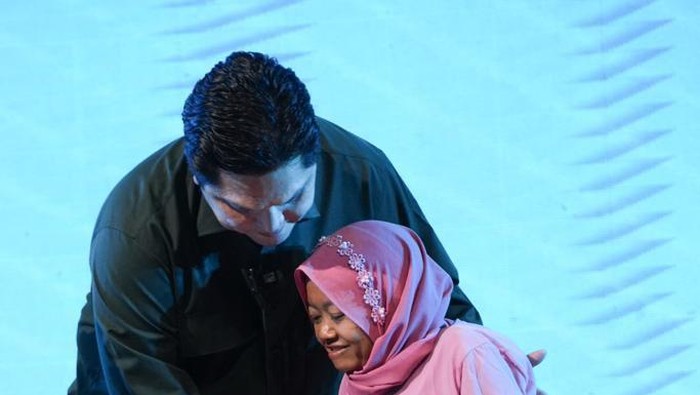 Momen Erick Thohir bertemu nasabah dan AO PNM Mekaar
