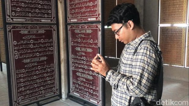 Museum Islam Nusantara Lasem, Rembang, Sabtu (16/9/2023). Di museum ini terdapat Al-Qur'an raksasa.