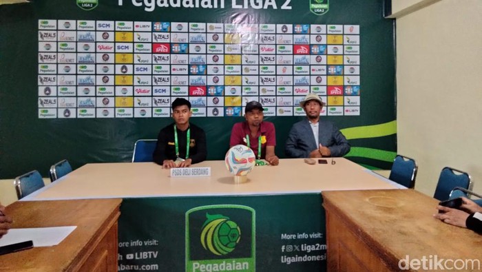 Pelatih dan kapten PSDS Deli Serdang saat konferensi pers jelang laga di Stadion Baharoeddin Siregar