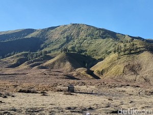 Ratusan Wisatawan Langsung Serbu Bromo Saat Baru Dibuka